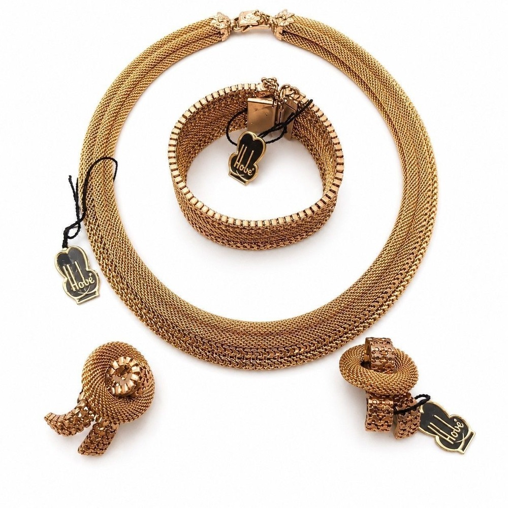 ⚜️3. Hobé Parure Set